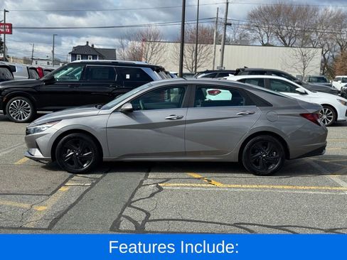 Used 2023 Hyundai Elantra SEL image 2