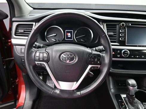 Used 2018 Toyota Highlander SE w/ Protection Package #3 AWD/4WD image 11
