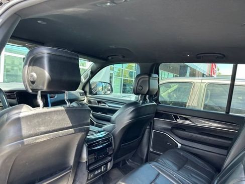 Used 2022 Jeep Wagoneer Series I AWD/4WD image 14