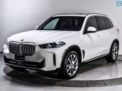 Used 2025 BMW X5 xDrive50e AWD/4WD image 2