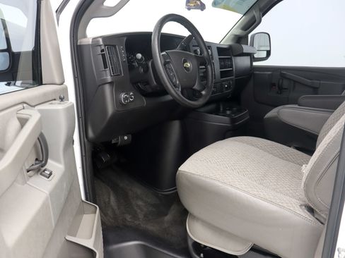 Used 2016 Chevrolet Express 3500 LT w/ LT Preferred Equipment Group RWD image 16