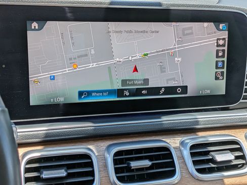 Used 2022 Mercedes-Benz GLE 350 w/ Premium Package image 32