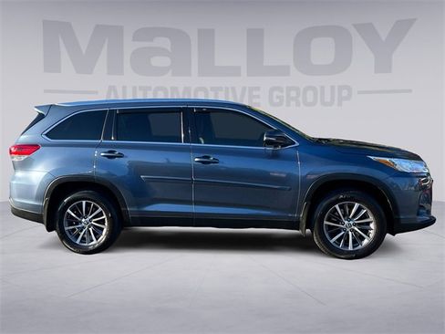 Used 2019 Toyota Highlander XLE image 6