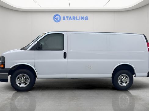 Used 2024 Chevrolet Express 2500 w/ Driver Convenience Package RWD image 2