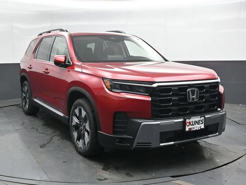 New 2026 Honda Pilot Touring image 4