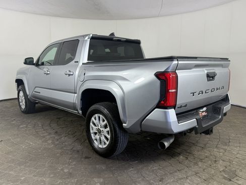 Used 2026 Toyota Tacoma SR5 AWD/4WD image 6