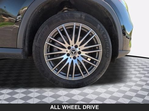 Used 2023 Mercedes-Benz GLC 300 4MATIC image 9