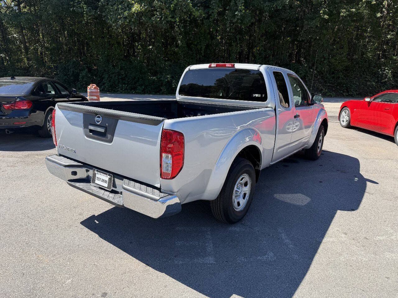 Used 2015 Nissan Frontier S RWD image 5