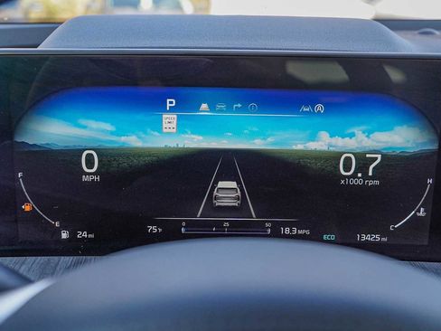 Certified 2024 Kia Telluride SX w/ Towing Package image 15