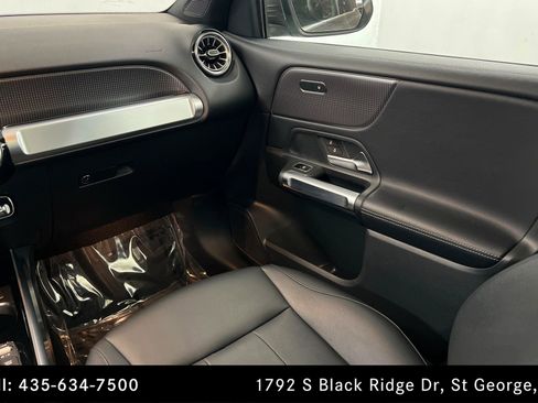 Certified 2022 Mercedes-Benz GLB 250 4MATIC w/ Premium Package Lite image 10