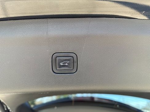 Used 2023 Buick Enclave Essence w/ Sport Touring Edition image 23