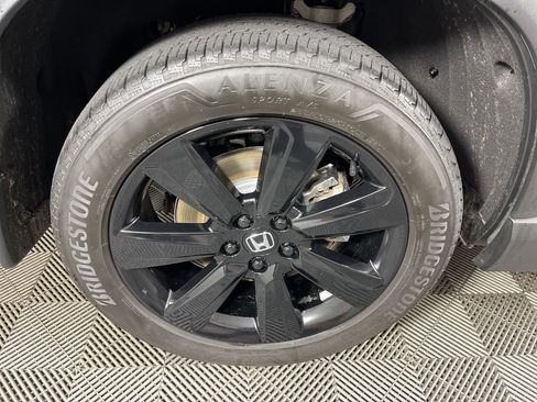 Certified 2025 Honda Pilot Black Edition image 14