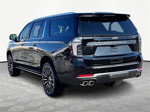New 2026 Chevrolet Suburban High Country image 4