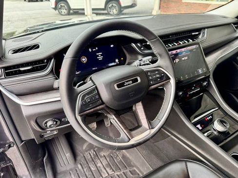 Used 2024 Jeep Grand Cherokee L Limited w/ MOPAR Finishing Package AWD/4WD image 11