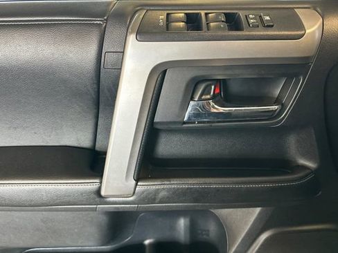 Used 2014 Toyota 4Runner SR5 image 12