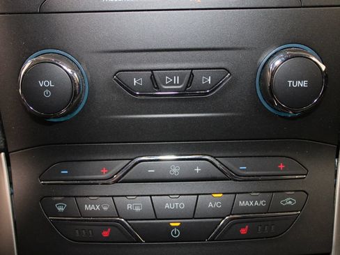 Used 2020 Ford Edge SEL w/ Convenience Package FWD image 29