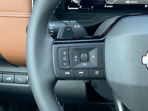 New 2026 Nissan Pathfinder Platinum FWD image 8