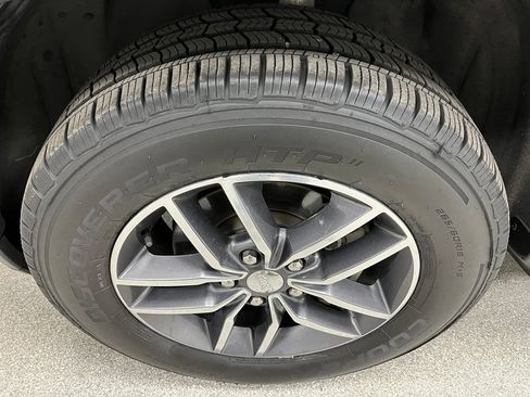 Used 2018 Jeep Grand Cherokee Limited AWD/4WD image 15