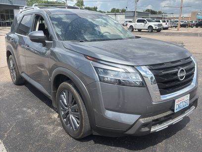 Used 2023 Nissan Pathfinder SL w/ SL Premium Package