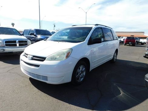 Used 2004 Toyota Sienna CE image 3