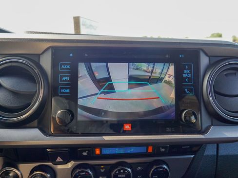 Used 2017 Toyota Tacoma Limited w/ Tow Package AWD/4WD image 25