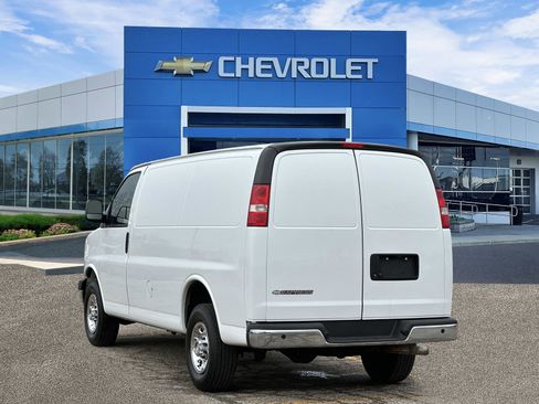 Certified 2017 Chevrolet Express 2500 image 4