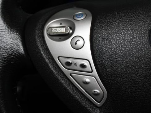 Used 2015 Nissan Leaf SL w/ Premium Package FWD image 23