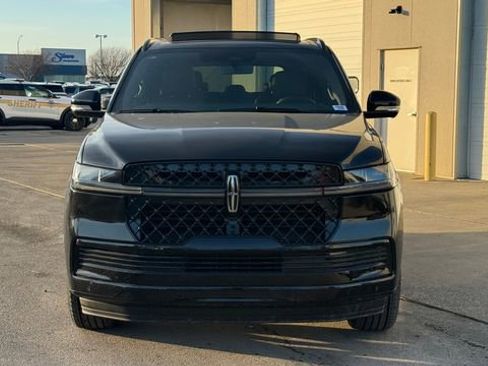 New 2025 Lincoln Navigator L Reserve w/ Jet Appearance Package image 2