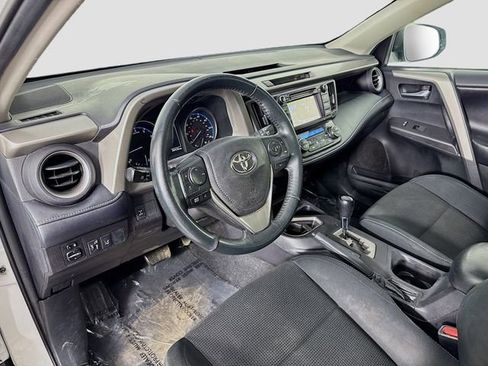 Used 2018 Toyota RAV4 XLE AWD/4WD image 22