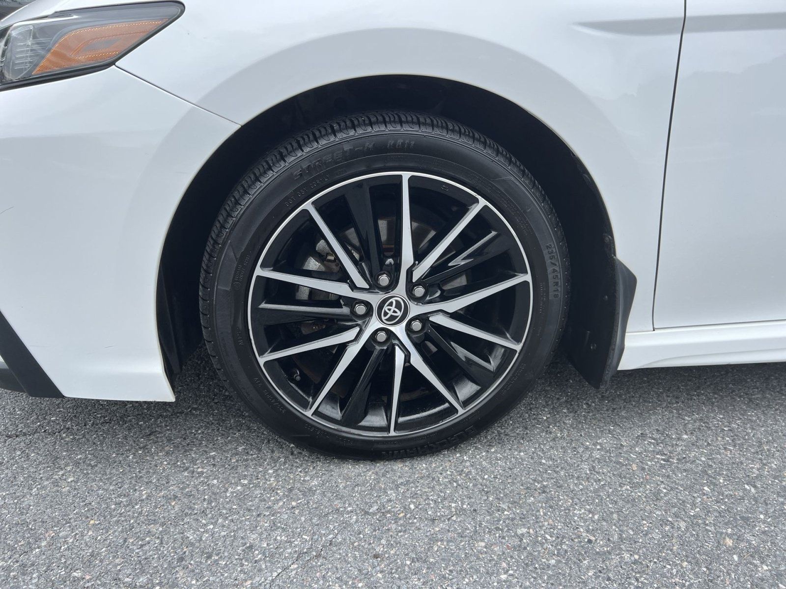 Used 2023 Toyota Camry SE w/ Cold Weather Package FWD image 12
