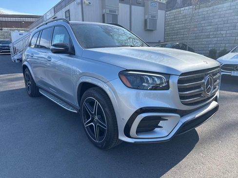 Used 2025 Mercedes-Benz GLS 450 4MATIC image 1