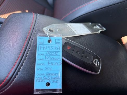 Certified 2025 Nissan Kicks SR image 17