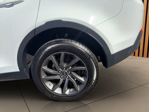 Used 2018 Land Rover Discovery Sport HSE AWD/4WD image 8