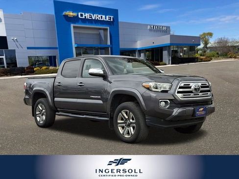 Used 2018 Toyota Tacoma Limited image 1