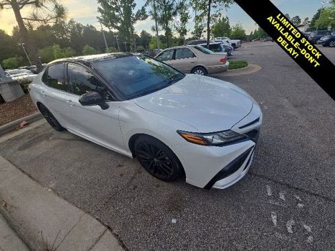 Used 2022 Toyota Camry XSE FWD image 1