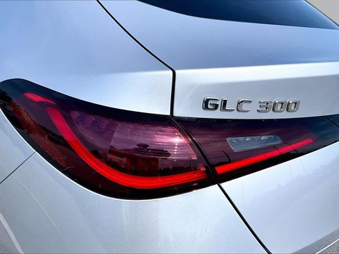 Used 2024 Mercedes-Benz GLC 300 4MATIC image 29