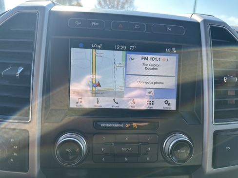 Used 2019 Ford F150 Lariat w/ Equipment Group 502A Luxury image 24