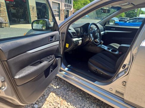 Used 2011 Subaru Legacy 2.5i Premium AWD/4WD image 14