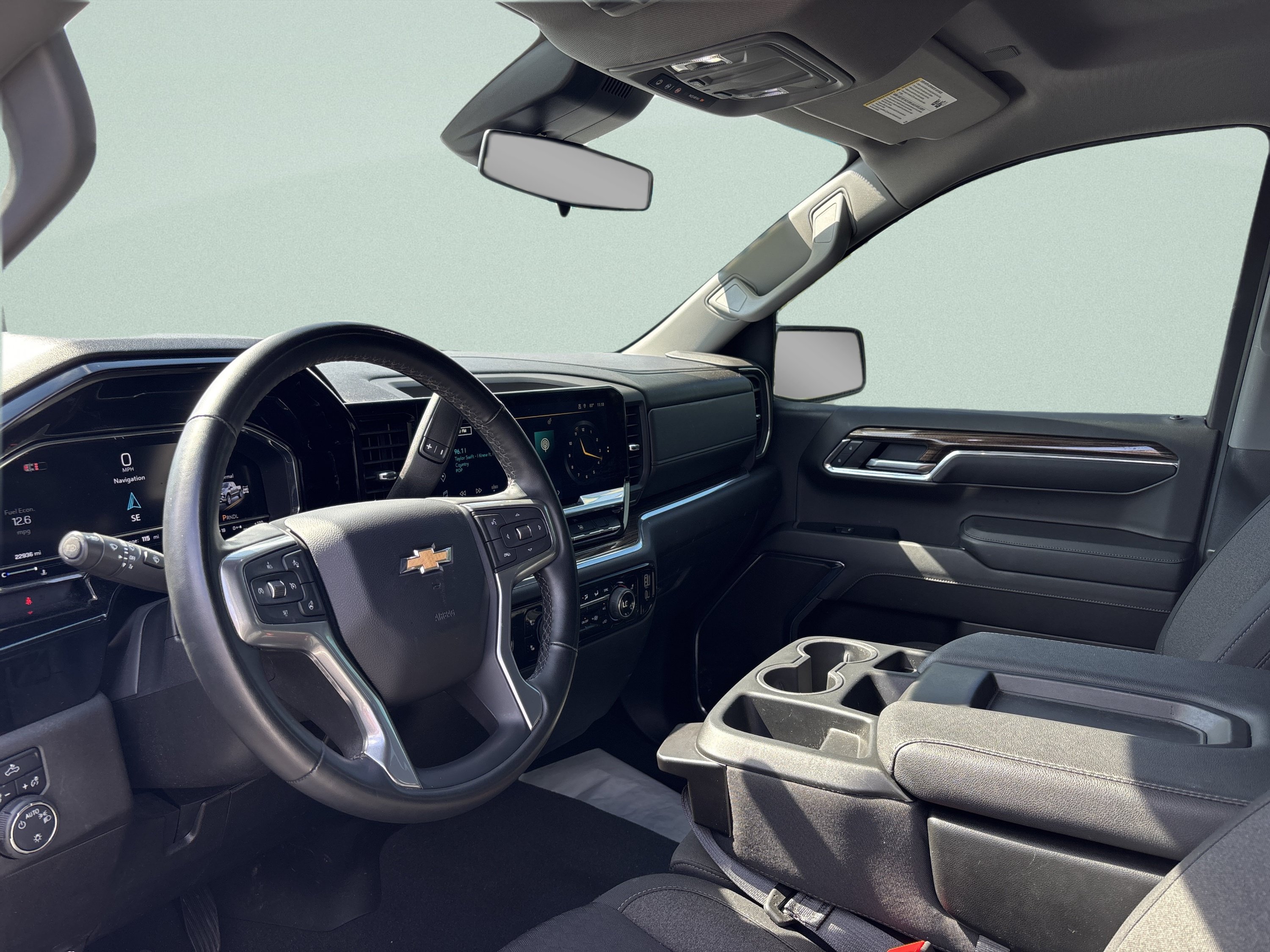 Used 2024 Chevrolet Silverado 1500 LT AWD/4WD image 12