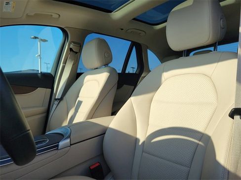 Used 2022 Mercedes-Benz GLC 300 4MATIC w/ Driver Assistance Package image 19