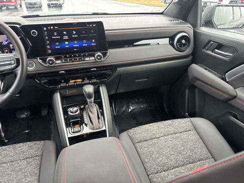 Used 2024 Chevrolet Colorado Z71 w/ Z71 Convenience Package 2 image 33