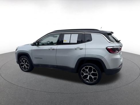 Used 2025 Jeep Compass Limited AWD/4WD image 10