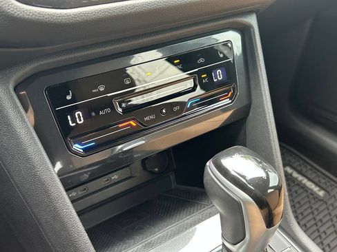 Certified 2023 Volkswagen Tiguan SE FWD image 23