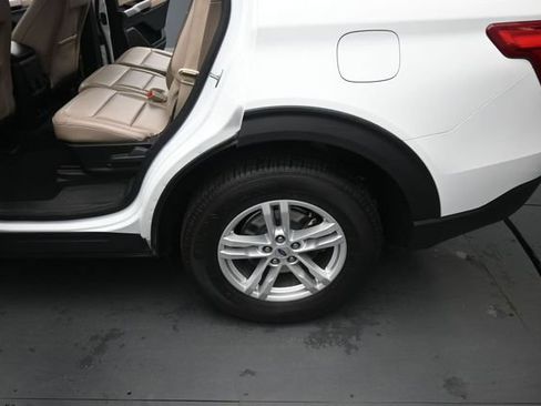Certified 2024 Ford Explorer XLT w/ Equipment Group 202A AWD/4WD image 13
