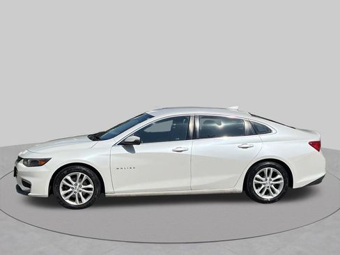 Used 2017 Chevrolet Malibu LT FWD image 2