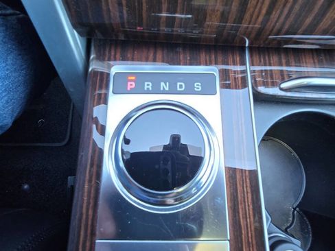 Used 2017 Land Rover Range Rover HSE image 23