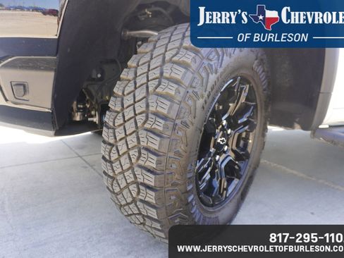 Used 2025 Chevrolet Silverado 1500 ZR2 w/ Technology Package AWD/4WD image 11