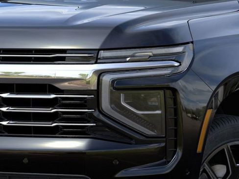 New 2026 Chevrolet Suburban LT image 10