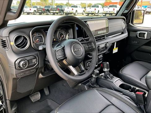 New 2026 Jeep Gladiator Mojave AWD/4WD image 9