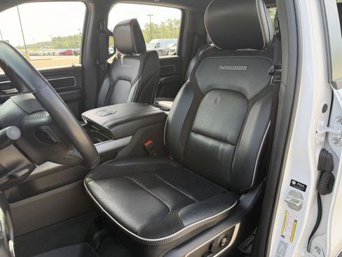 Used 2023 RAM 1500 Laramie AWD/4WD image 17